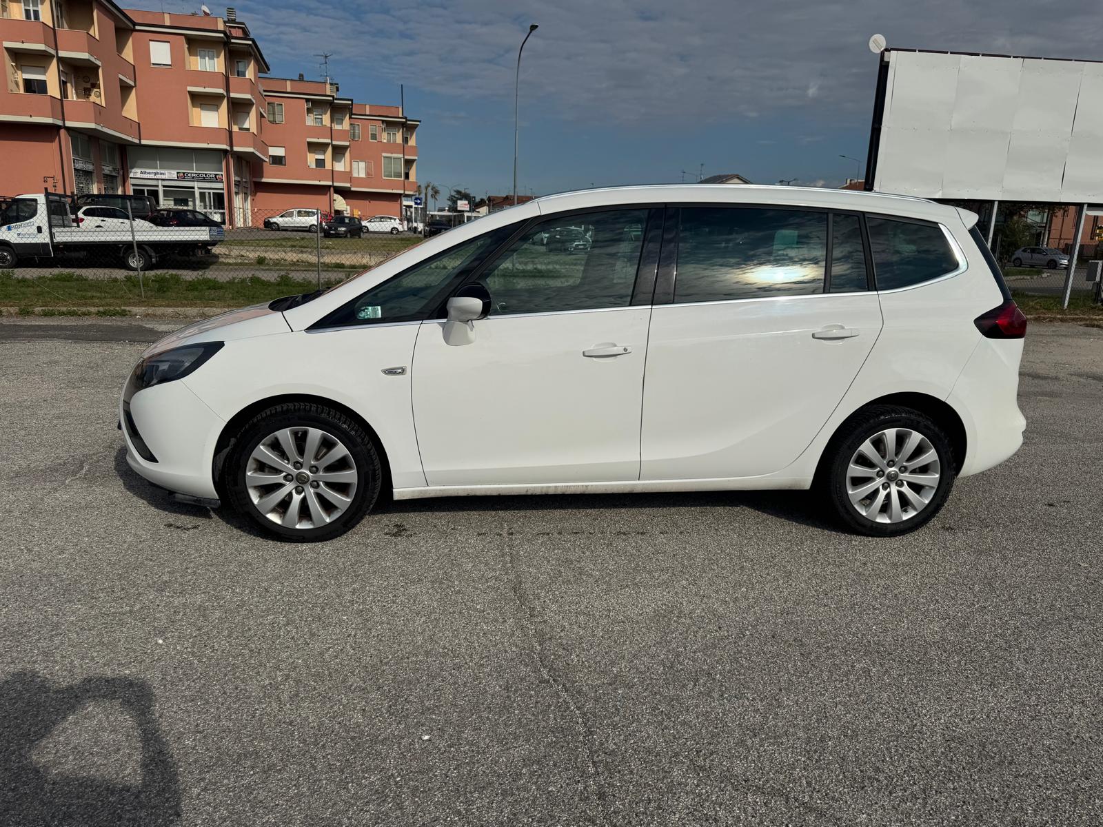 OPEL ZAFIRA METANO ANNO 2016 149000 KM 7 POSTI 8900,00
