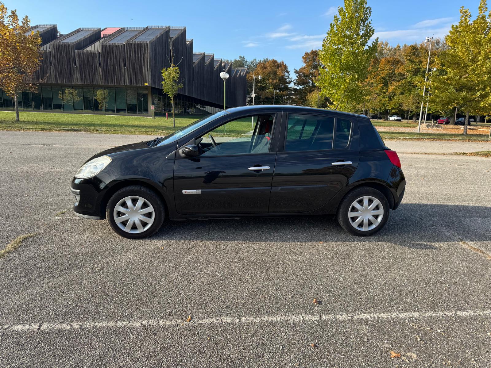 RENAULT CLIO 1200 BZ ANNO 2007 190000KM 3300,00