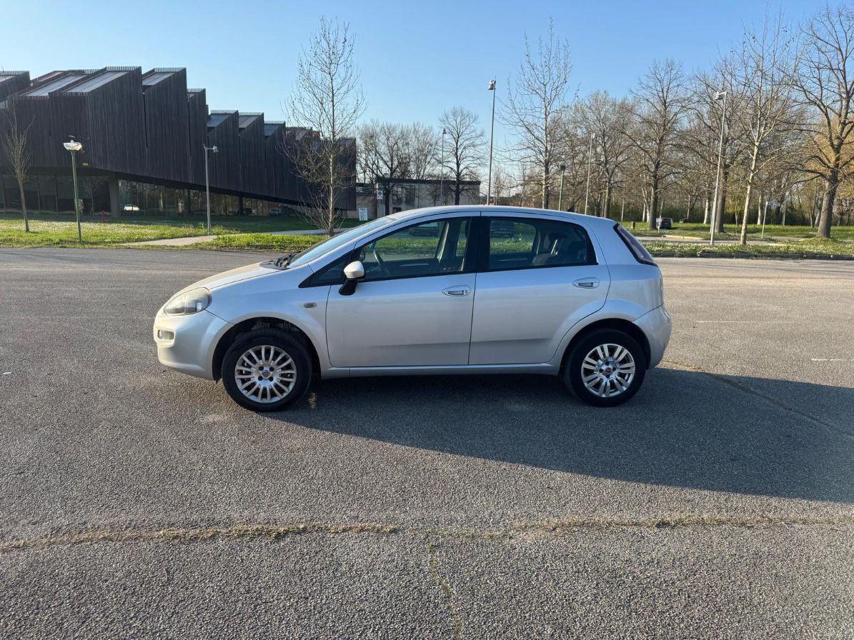 FIAT PUNTO METANO 2013 156000KM 3900,00
