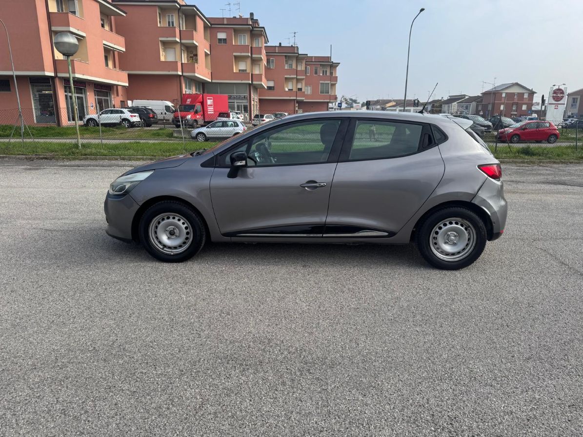 R. CLIO GPL ANNO 2014 200000 KM 5500,00